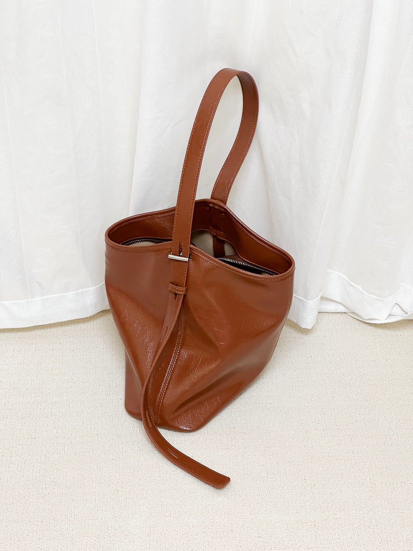 UrbanEase Lightweight Tote Bag